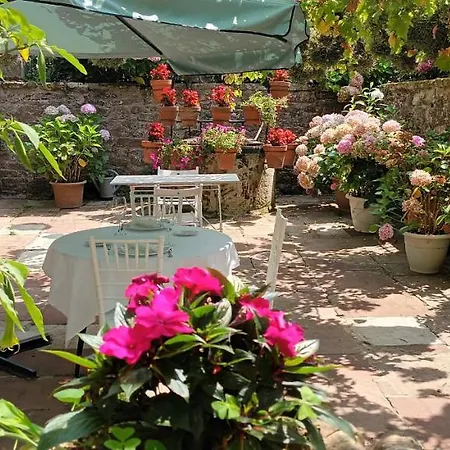 Ξενοδοχείο De 2*