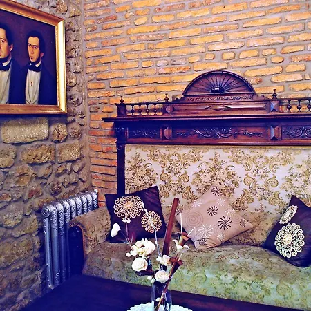 Hotell De 2*